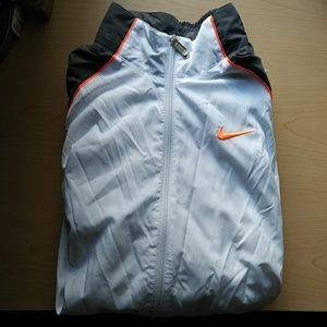 Nike dri-fit windrunner | size medium | offers?